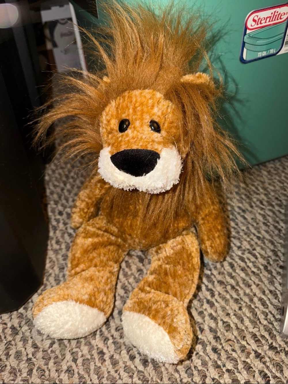 Kellytoy Brown and White Plush Lion Stuffed Animal